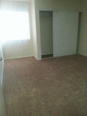 Villa Gardens Apts - Photo 7 of 33