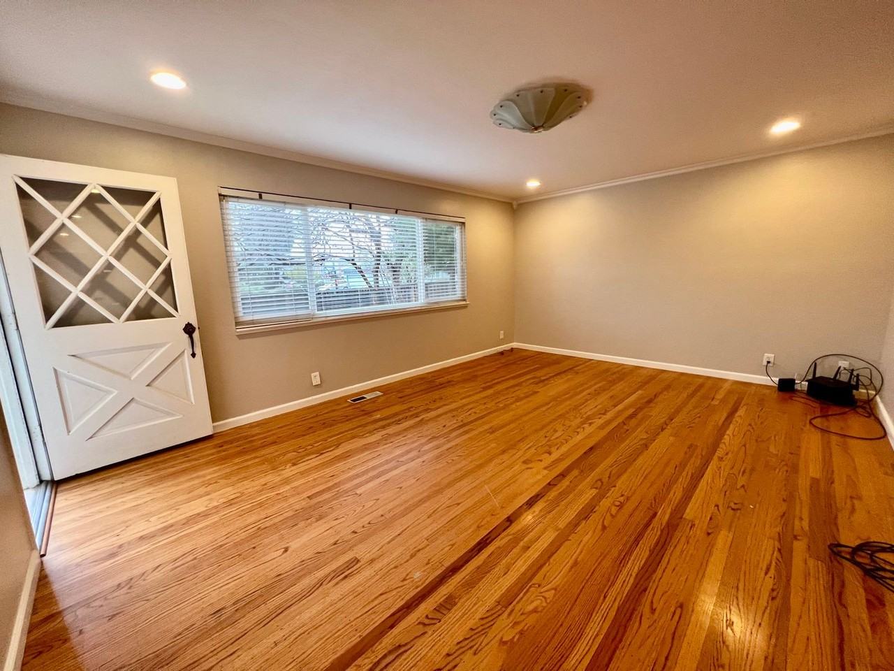1550 Magpie Ln - Photo 3 of 20