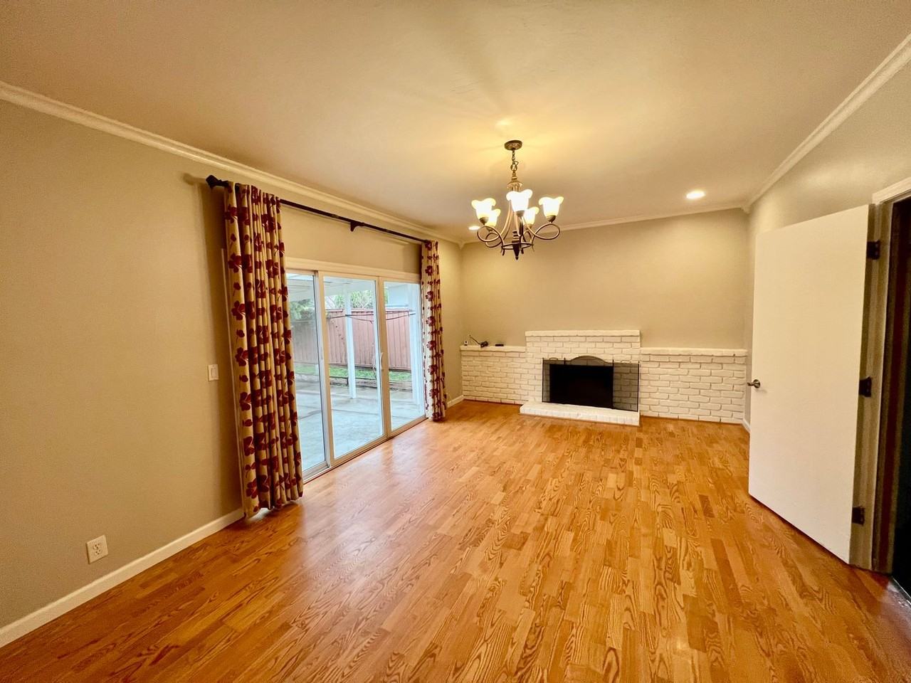 1550 Magpie Ln - Photo 7 of 20