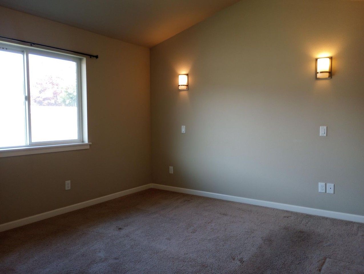 5562 Fisher Pl - Photo 5 of 12