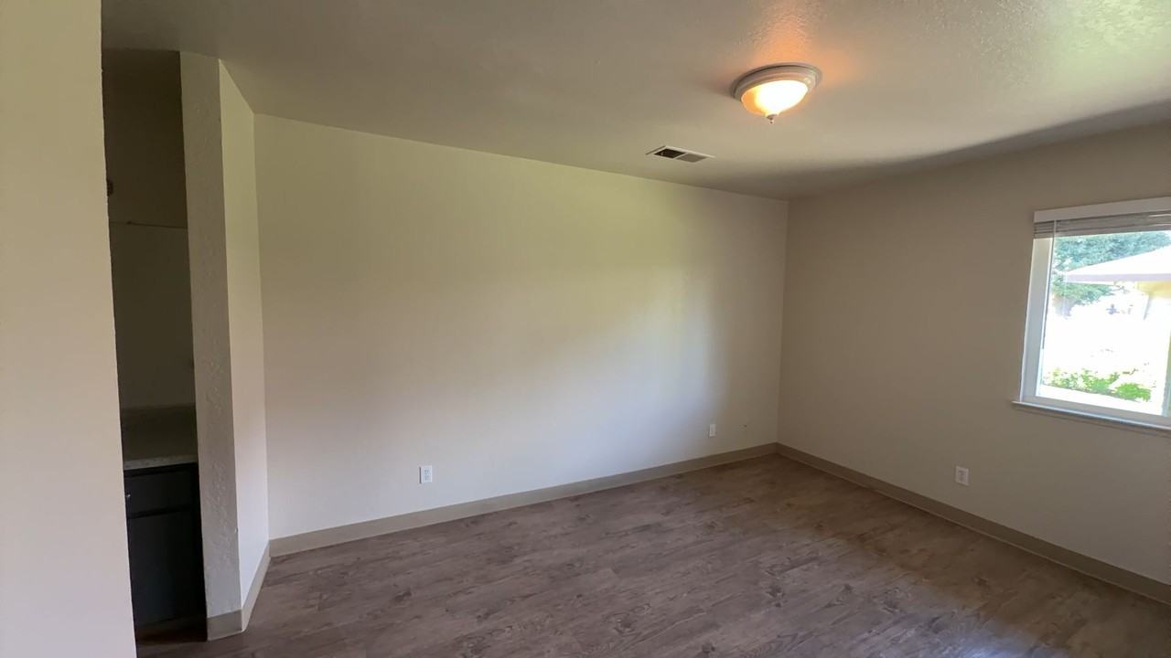2348 Pinedale Ave #2 - Photo 5 of 9