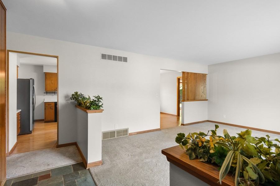 18525 Heathway Ln - Photo 2 of 25