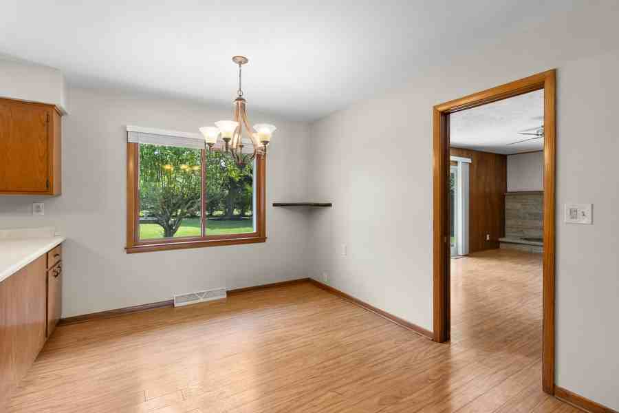 18525 Heathway Ln - Photo 6 of 25
