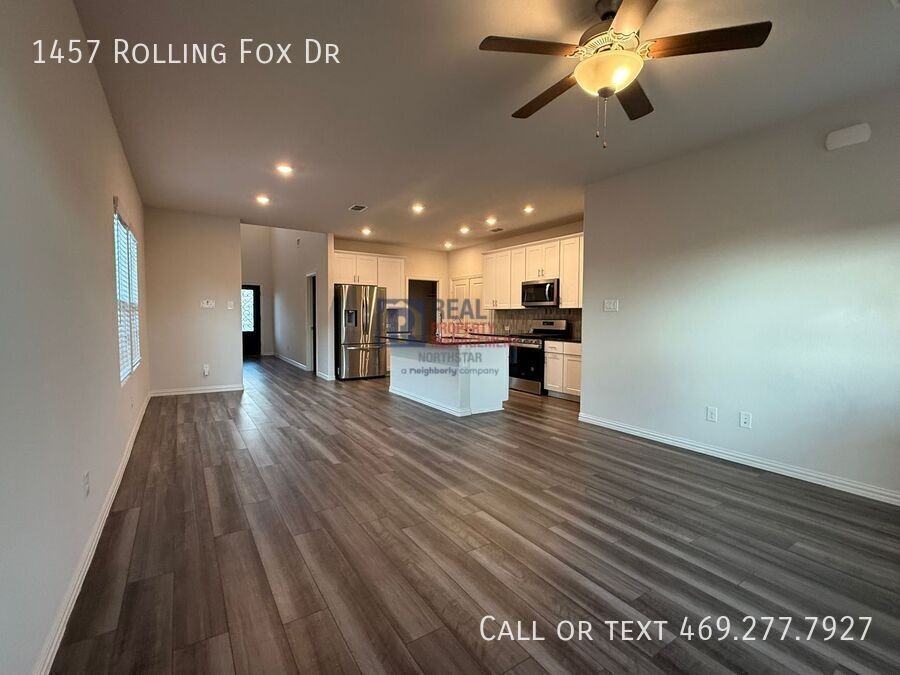 1457 Rolling Fox Dr - Photo 4 of 16