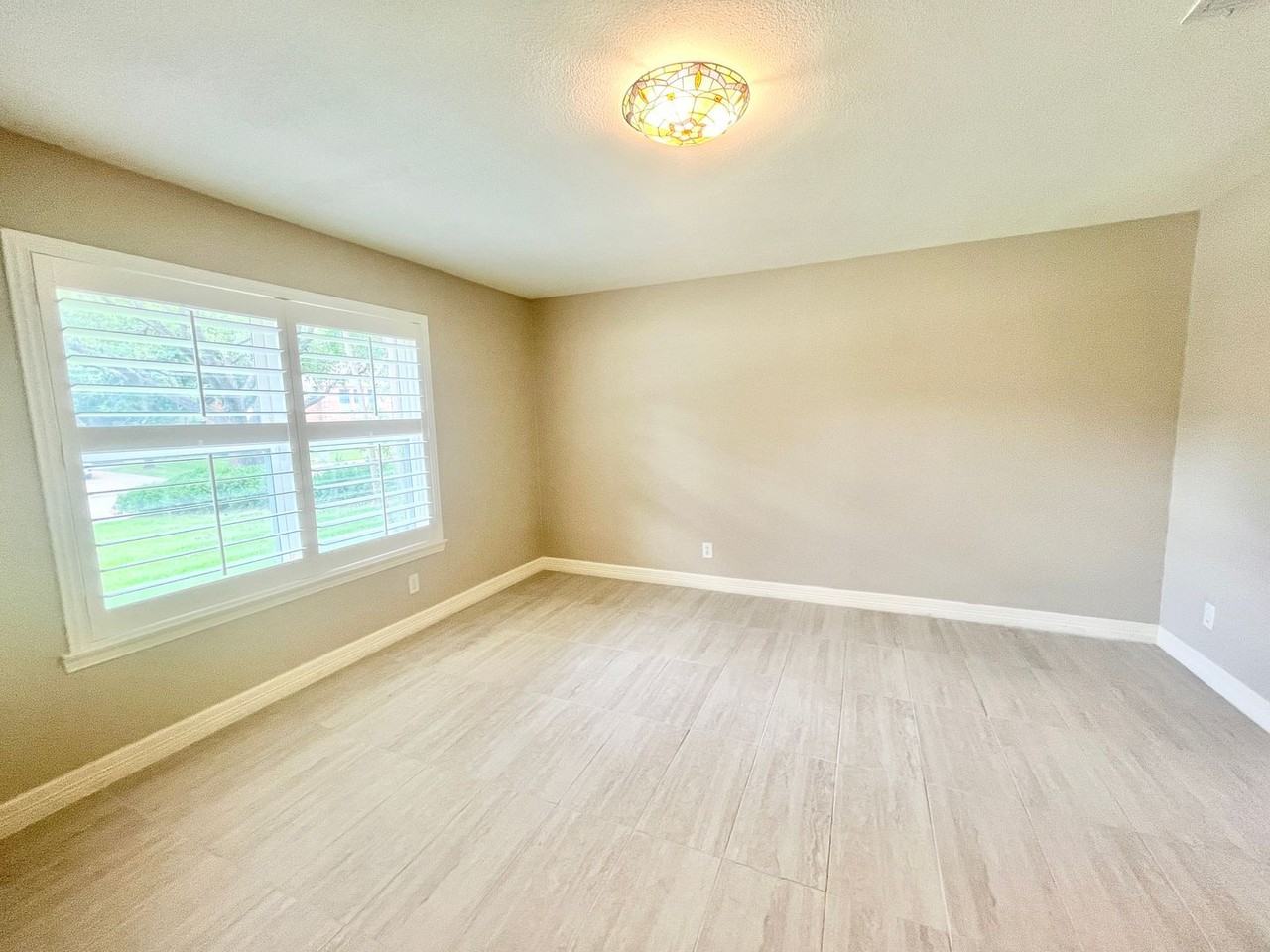 313 Santa Clara St - Photo 5 of 32