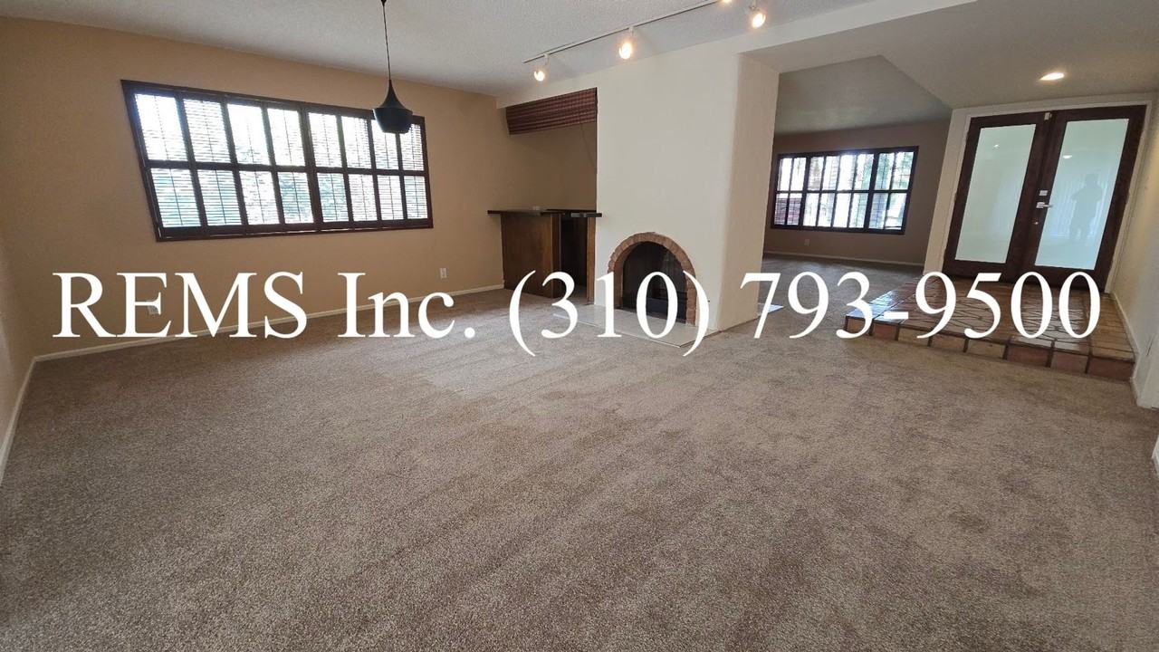 15025 Archwood St - Photo 6 of 27