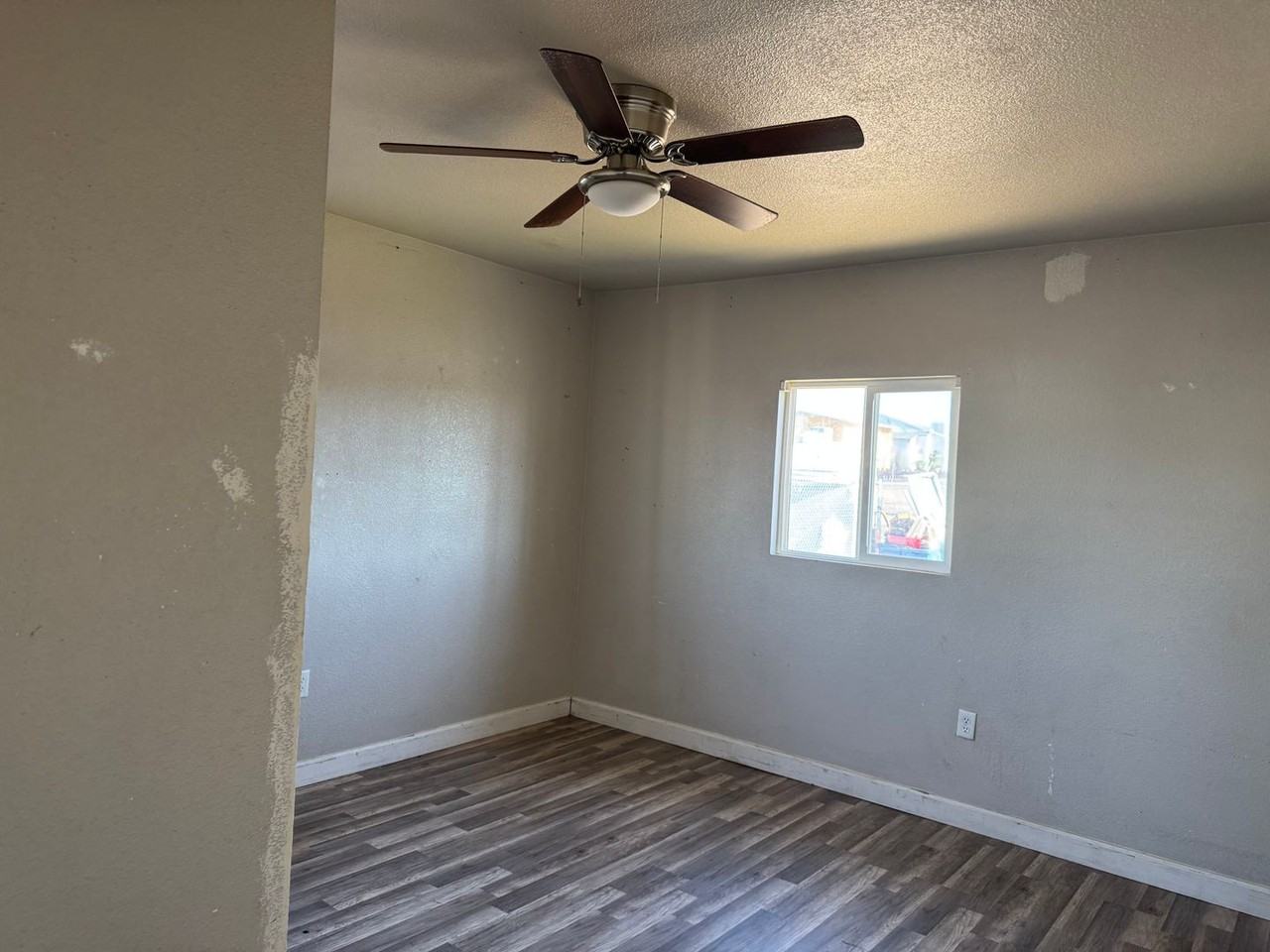 472 Hunter Dr - Photo 6 of 7