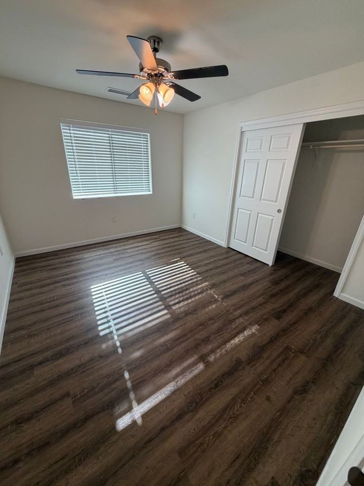 2450 W Park Dr - Photo 6 of 11