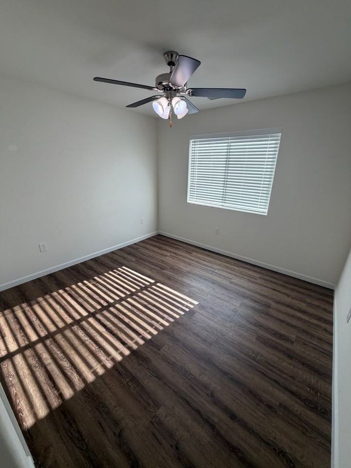 2450 W Park Dr - Photo 7 of 11