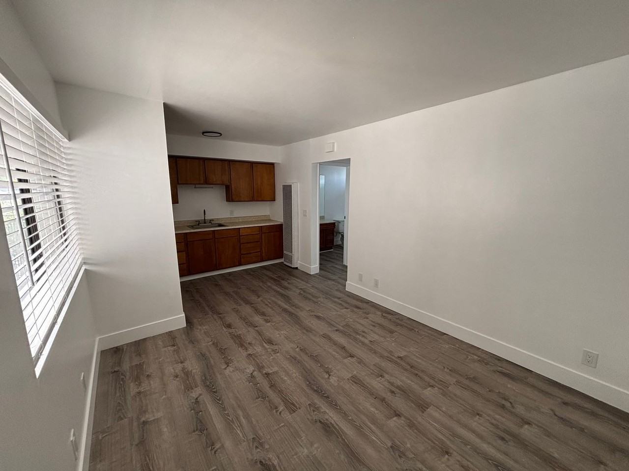 344 E Santa Anita Ave - Photo 2 of 13