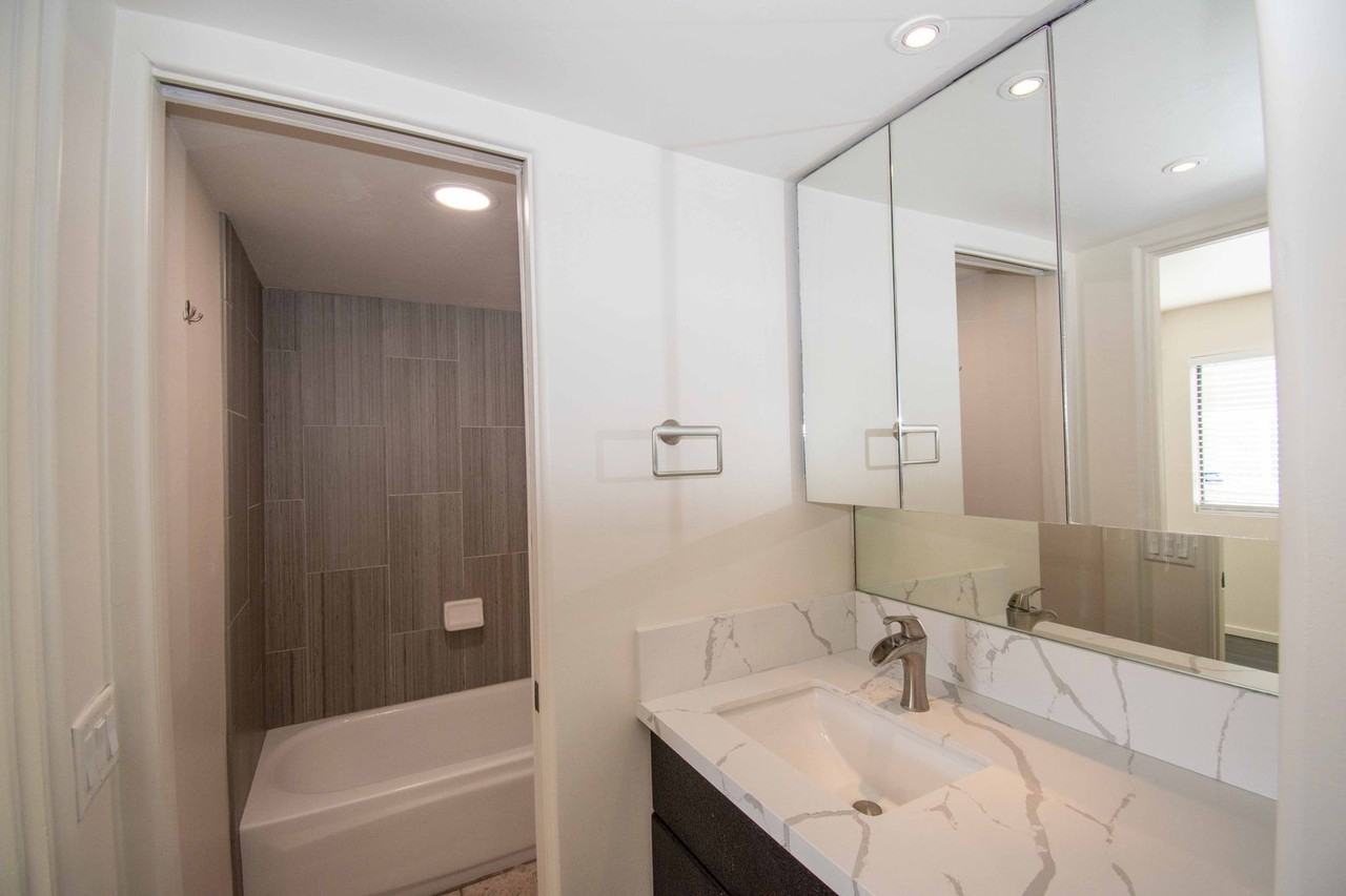 3744 Pershing Ave - Photo 4 of 20