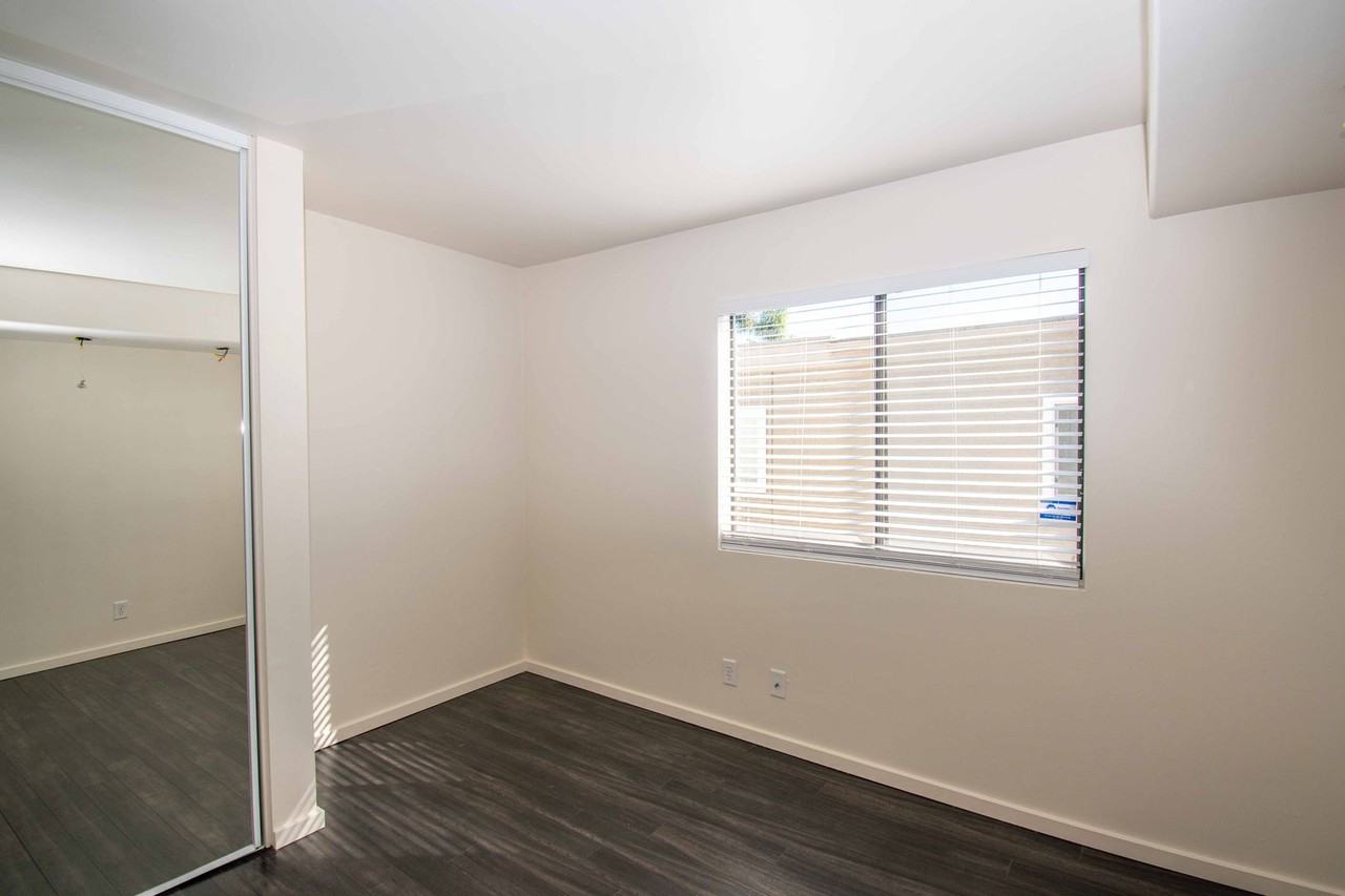 3744 Pershing Ave - Photo 6 of 20