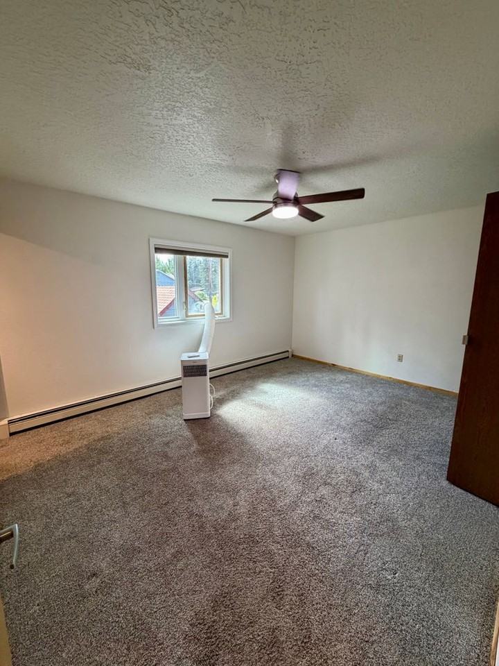 4369 Bishop Cir - Photo 2 of 17