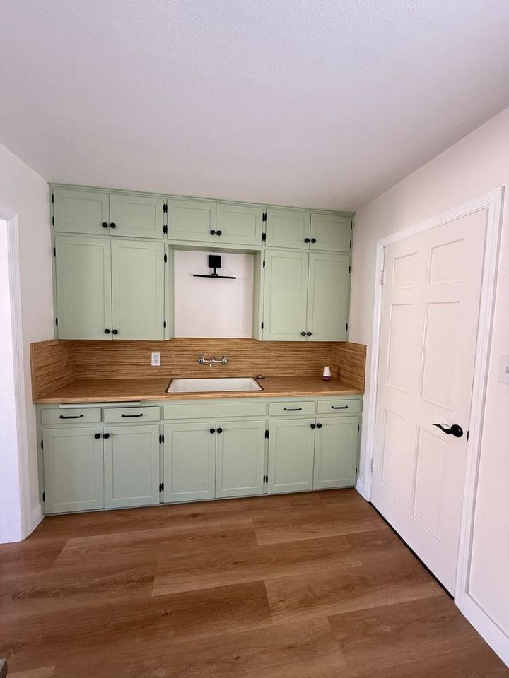 529 W D St #B - Photo 4 of 8
