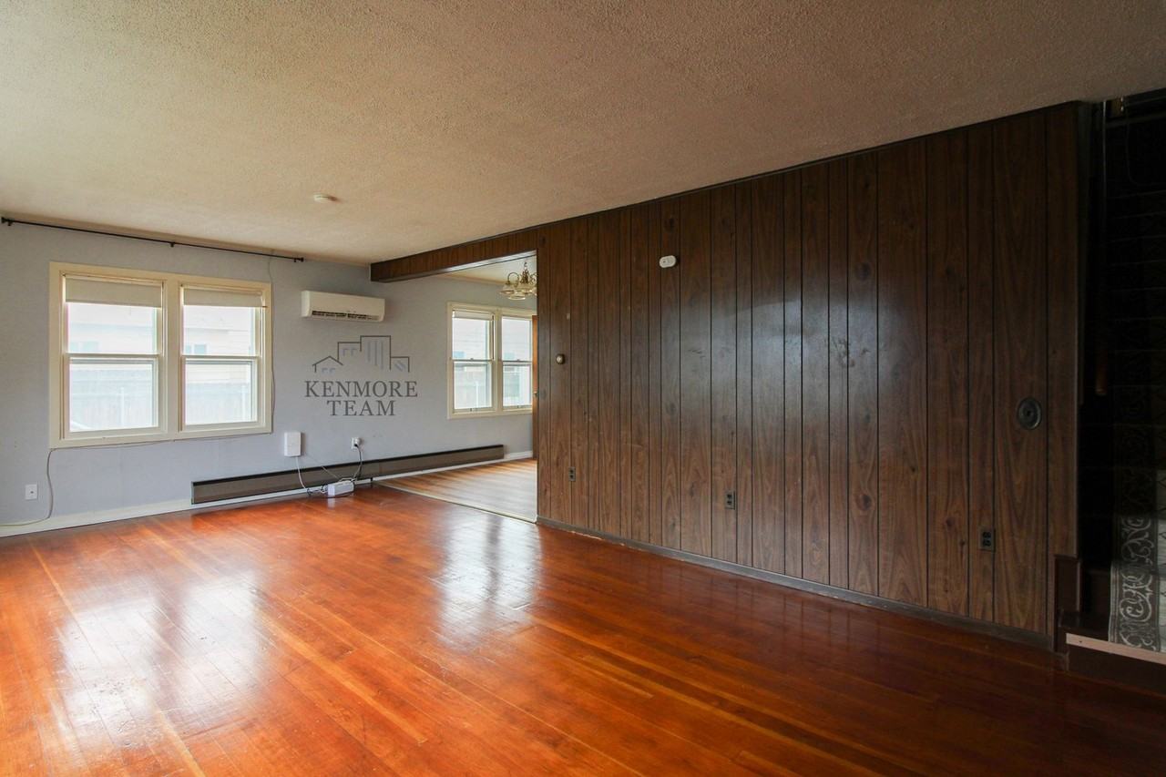 1005 Thayer Dr - Photo 3 of 23