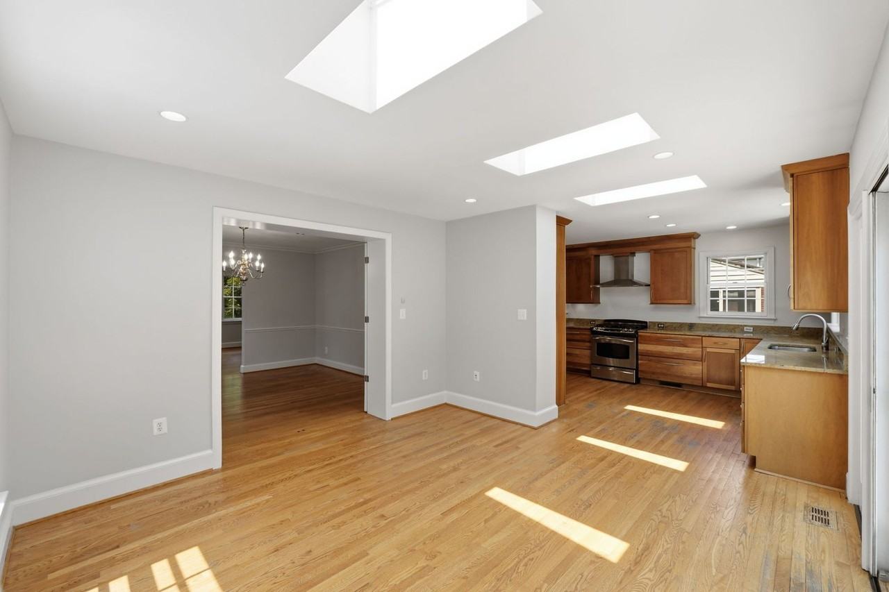 2812 Northampton St Nw - Photo 5 of 25