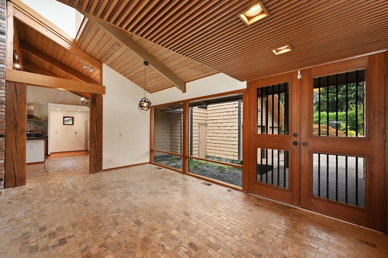 18307 Ne 19th Pl - Photo 5 of 45
