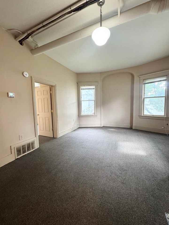 112 N 38th Ave - Photo 2 of 6