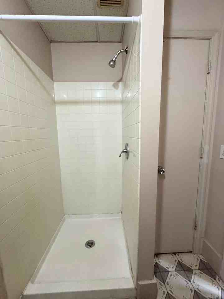 112 N 38th Ave - Photo 5 of 6