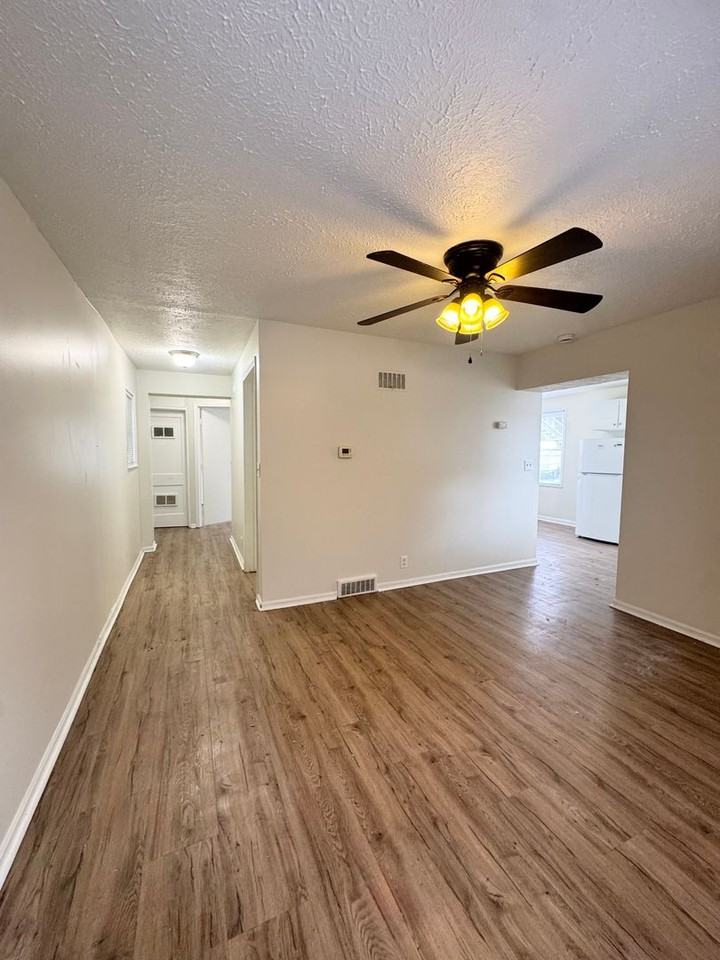 3628 1/2 S 24th St - Photo 5 of 8