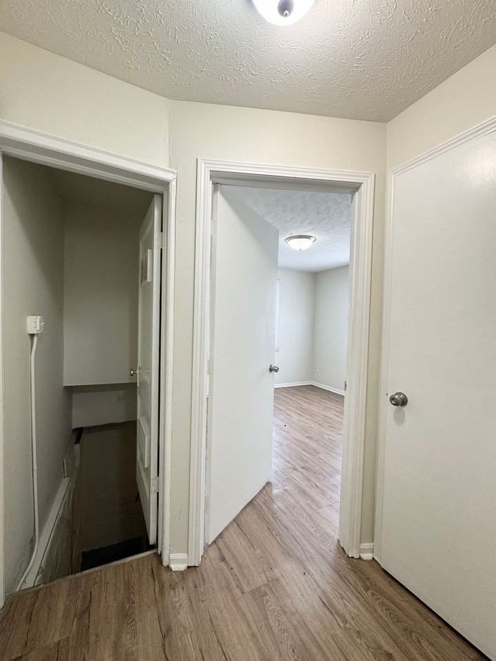 3628 1/2 S 24th St - Photo 6 of 8