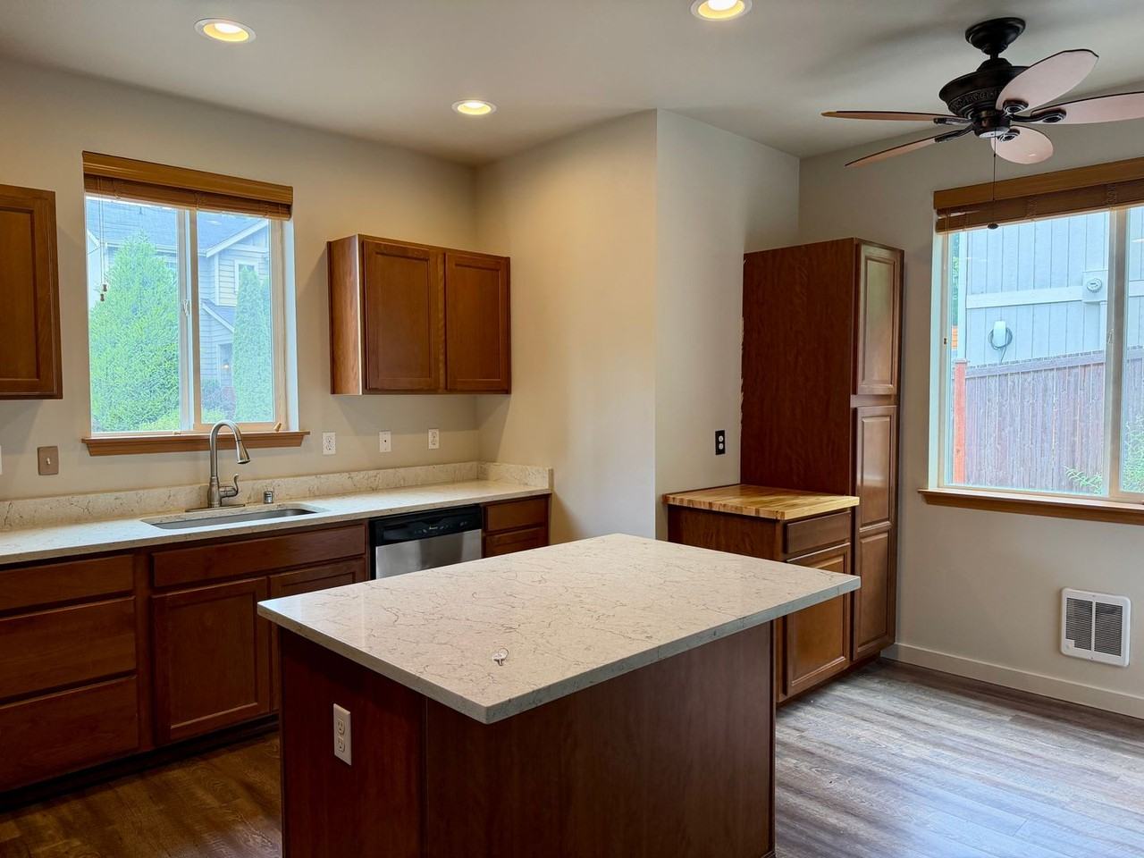 22709 7th Pl W - Photo 6 of 34