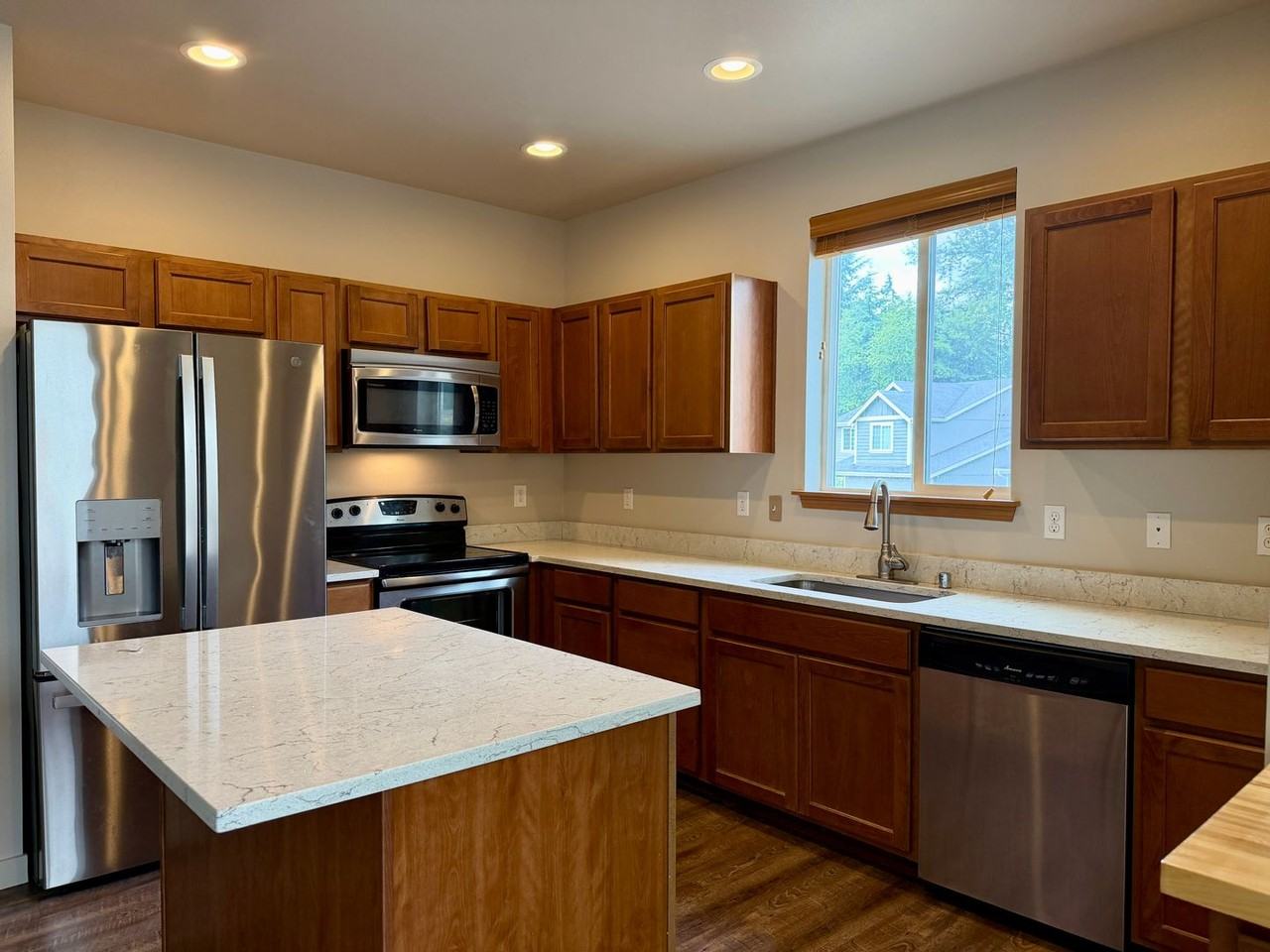22709 7th Pl W - Photo 7 of 34
