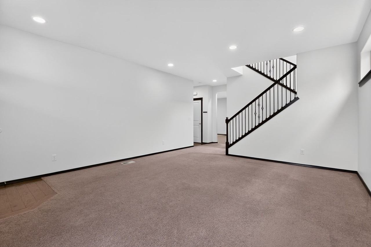 18901 34th Dr Se - Photo 5 of 40