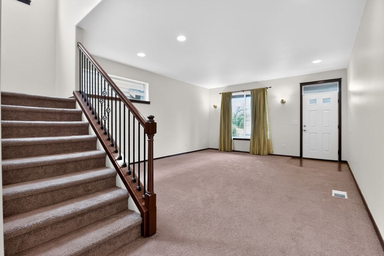 18901 34th Dr Se - Photo 6 of 40