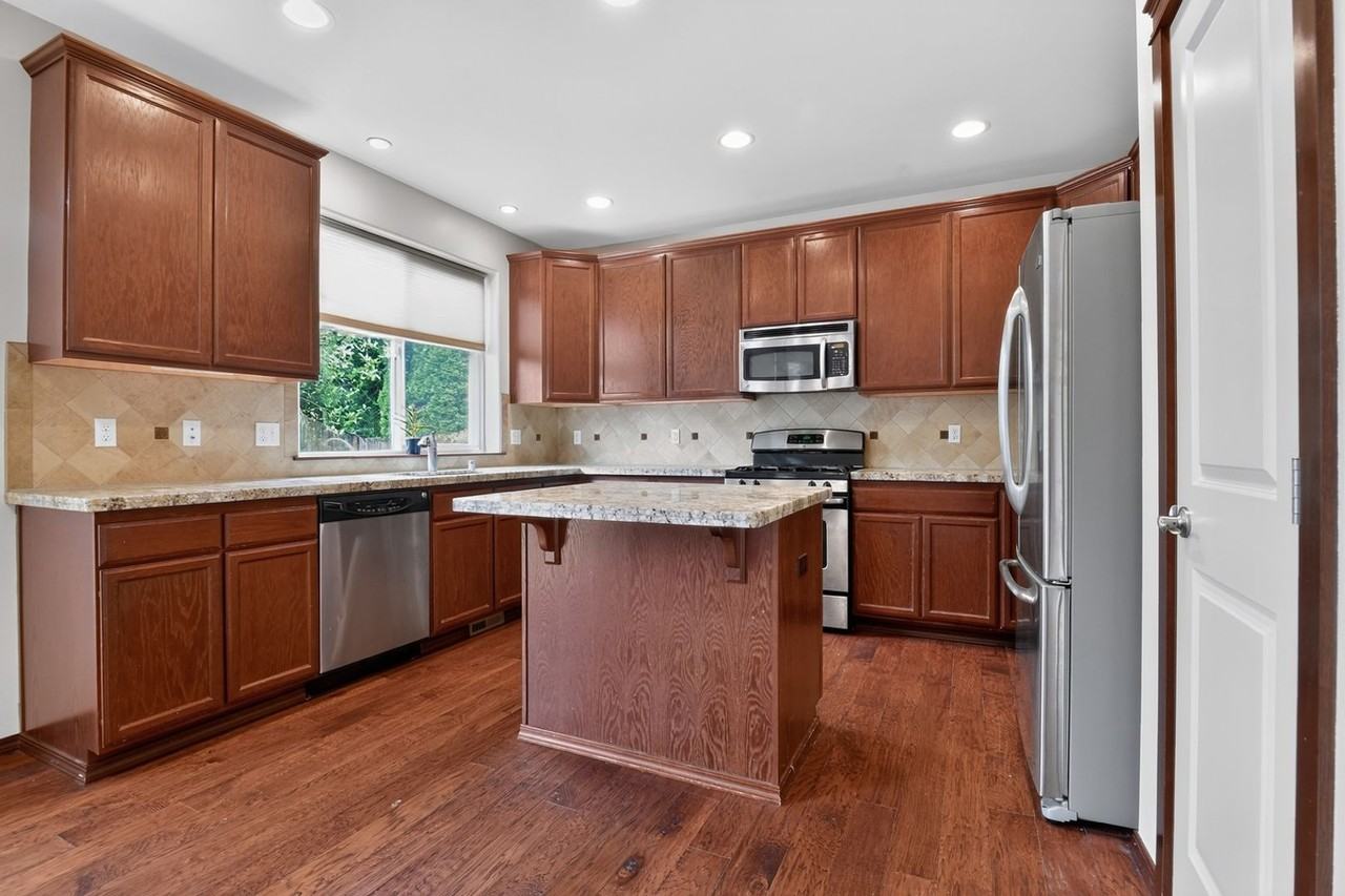 18901 34th Dr Se - Photo 3 of 40
