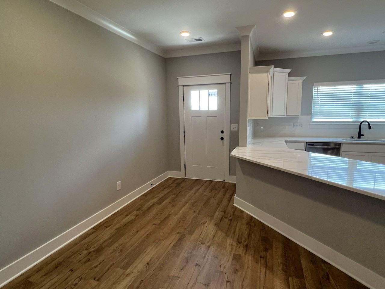 1113 Orcadian Dr - Photo 4 of 31