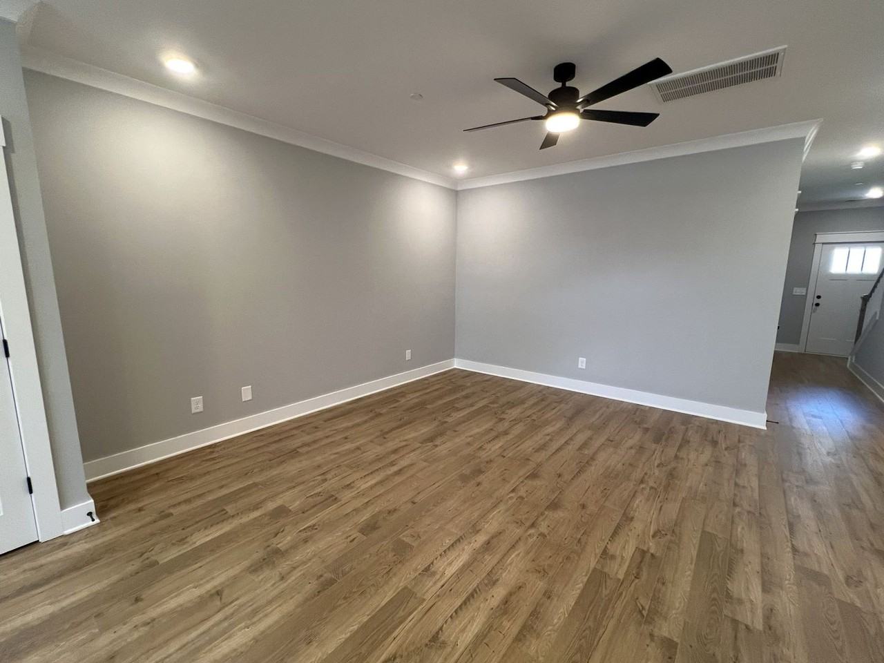 1113 Orcadian Dr - Photo 6 of 31