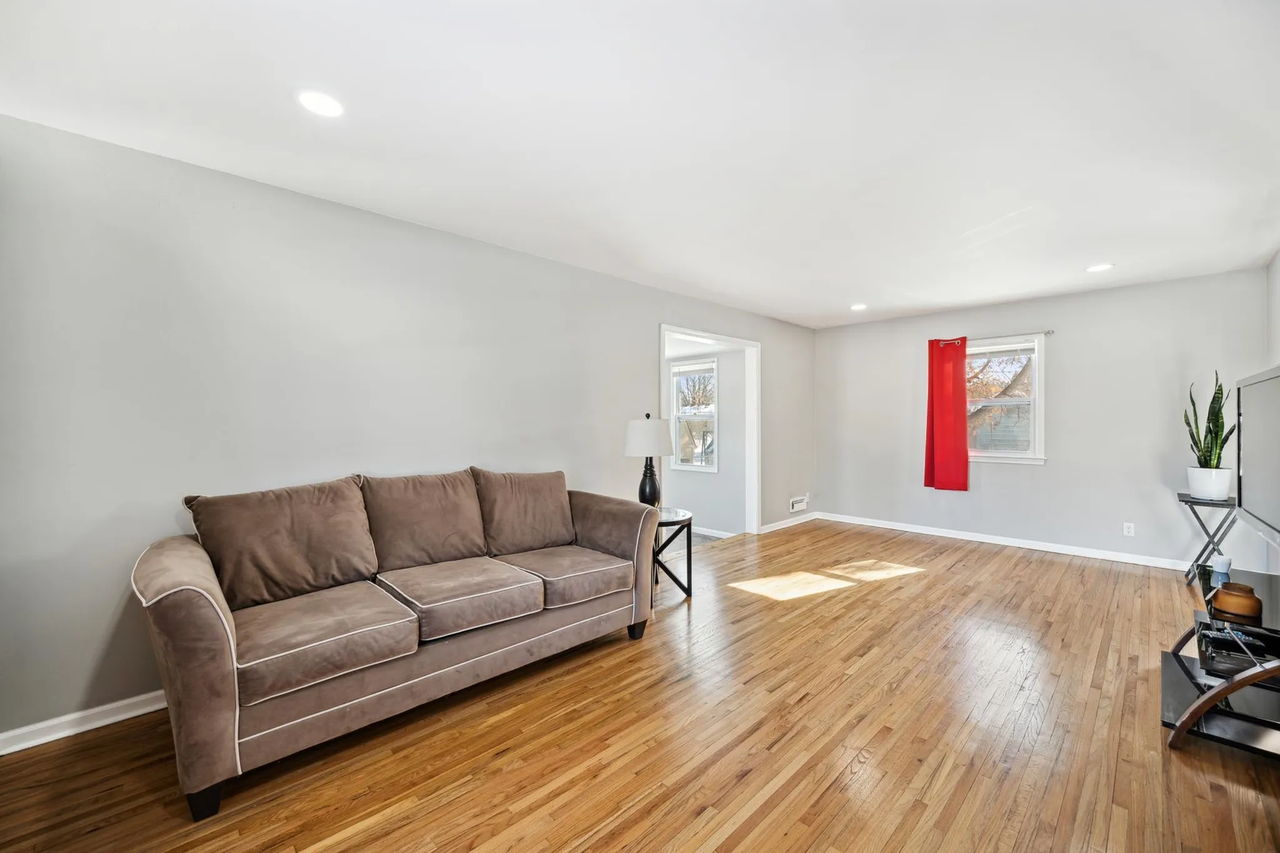 348 109th Ave Ne - Photo 7 of 24