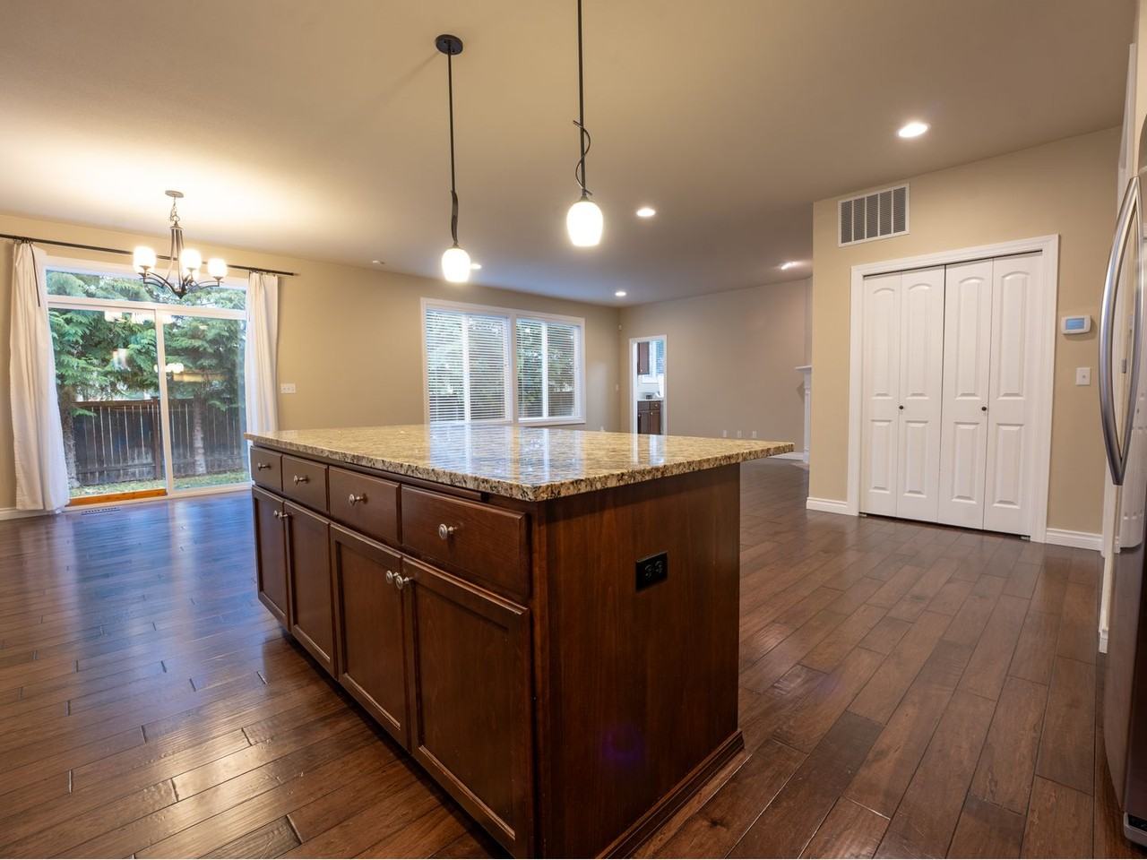 6415 86th Ave W - Photo 4 of 20