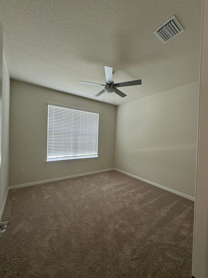 5555 Settlingstone Ln - Photo 5 of 28