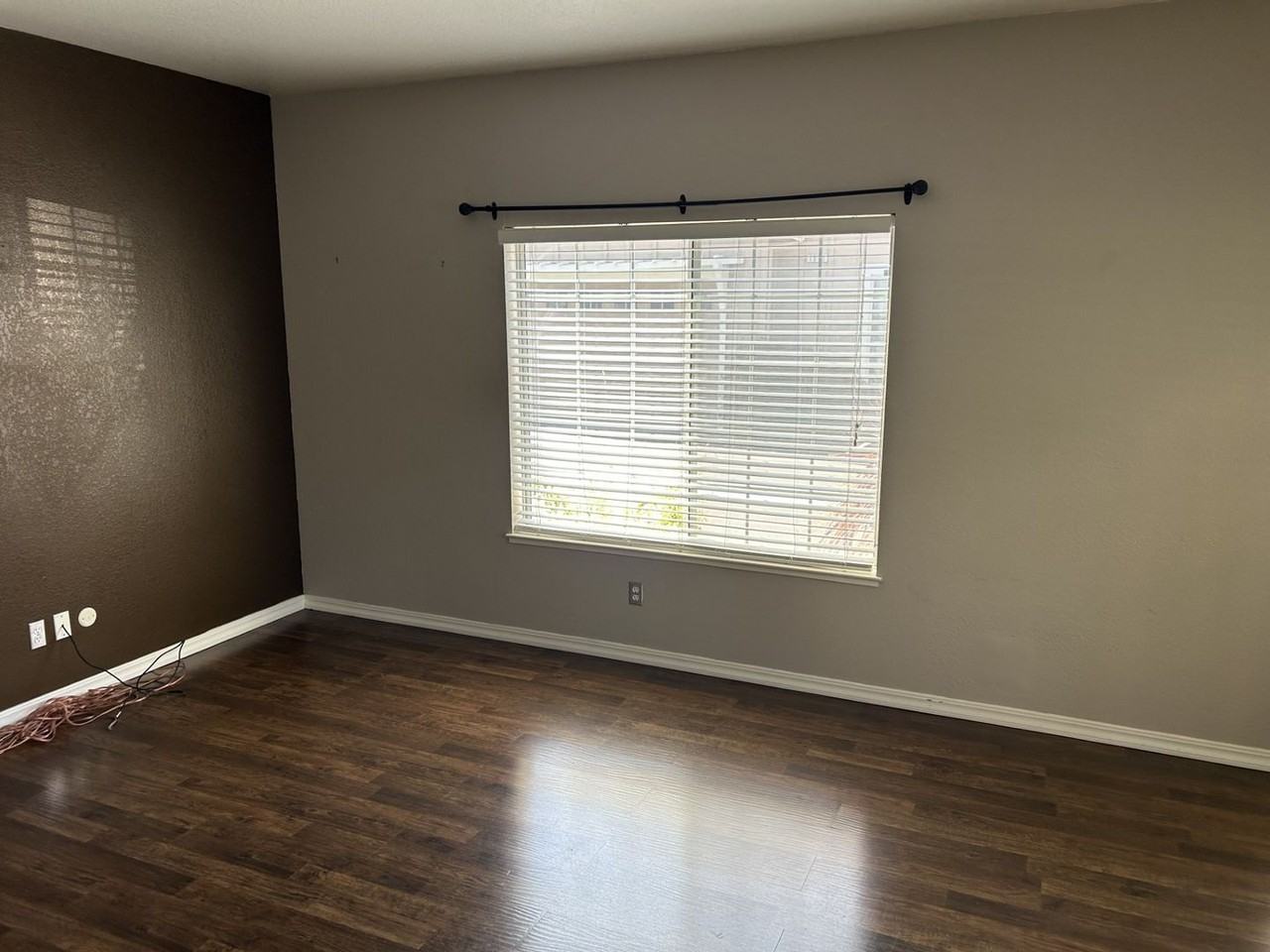 1911 Alpine Ct - Photo 3 of 33