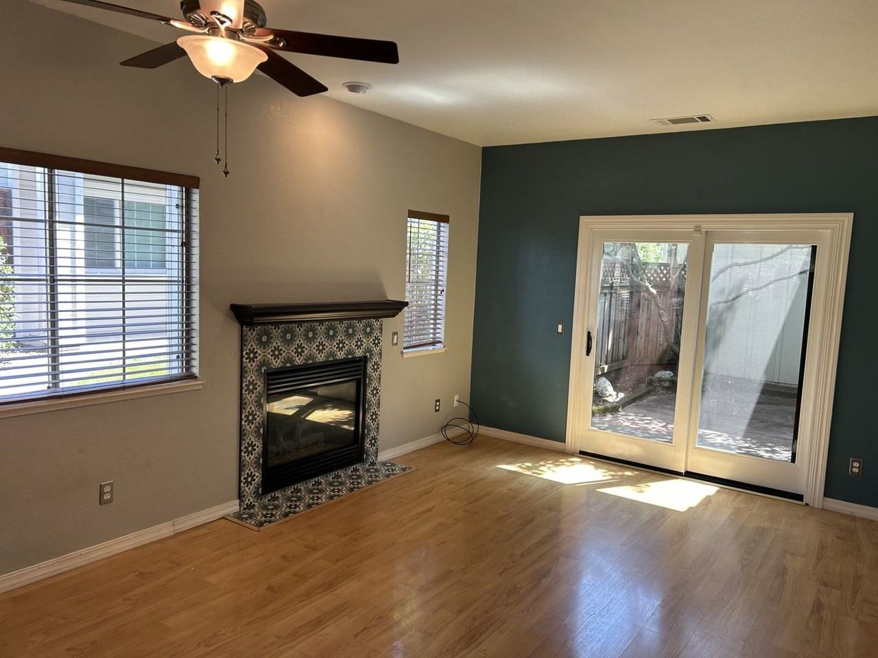 1911 Alpine Ct - Photo 6 of 33