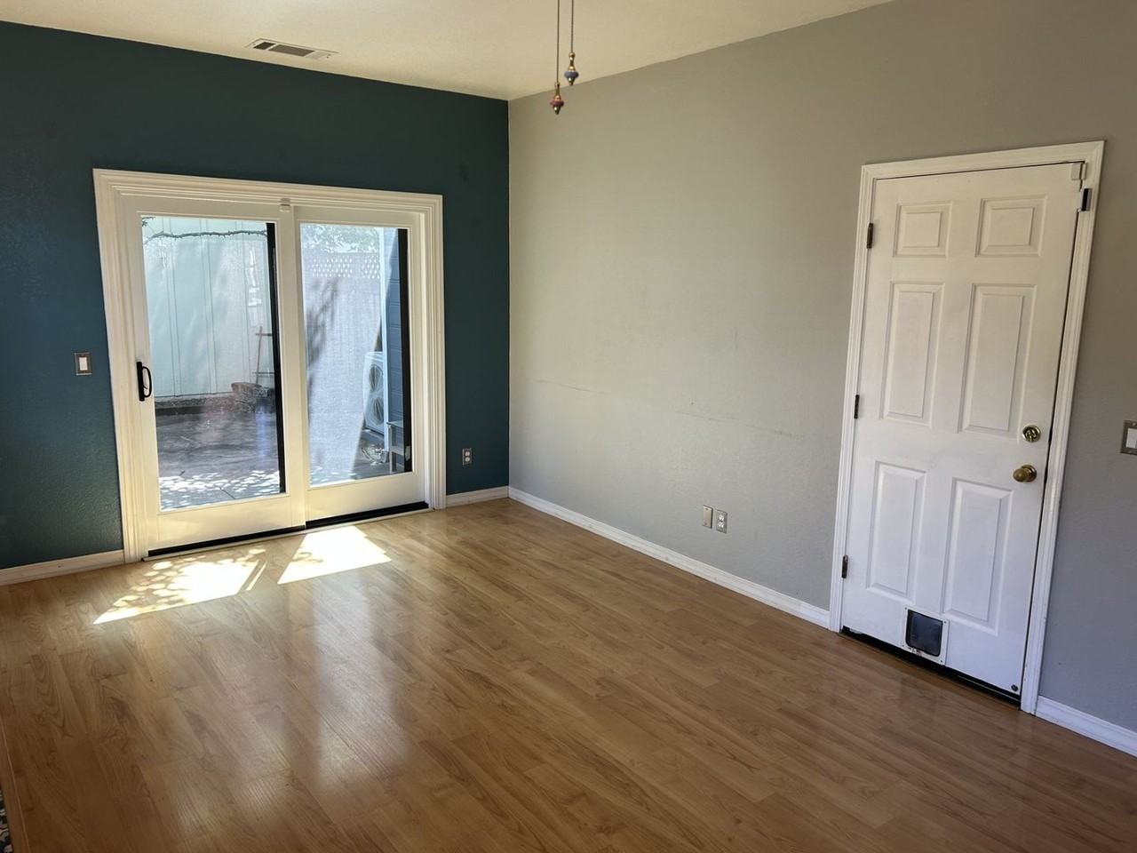 1911 Alpine Ct - Photo 7 of 33