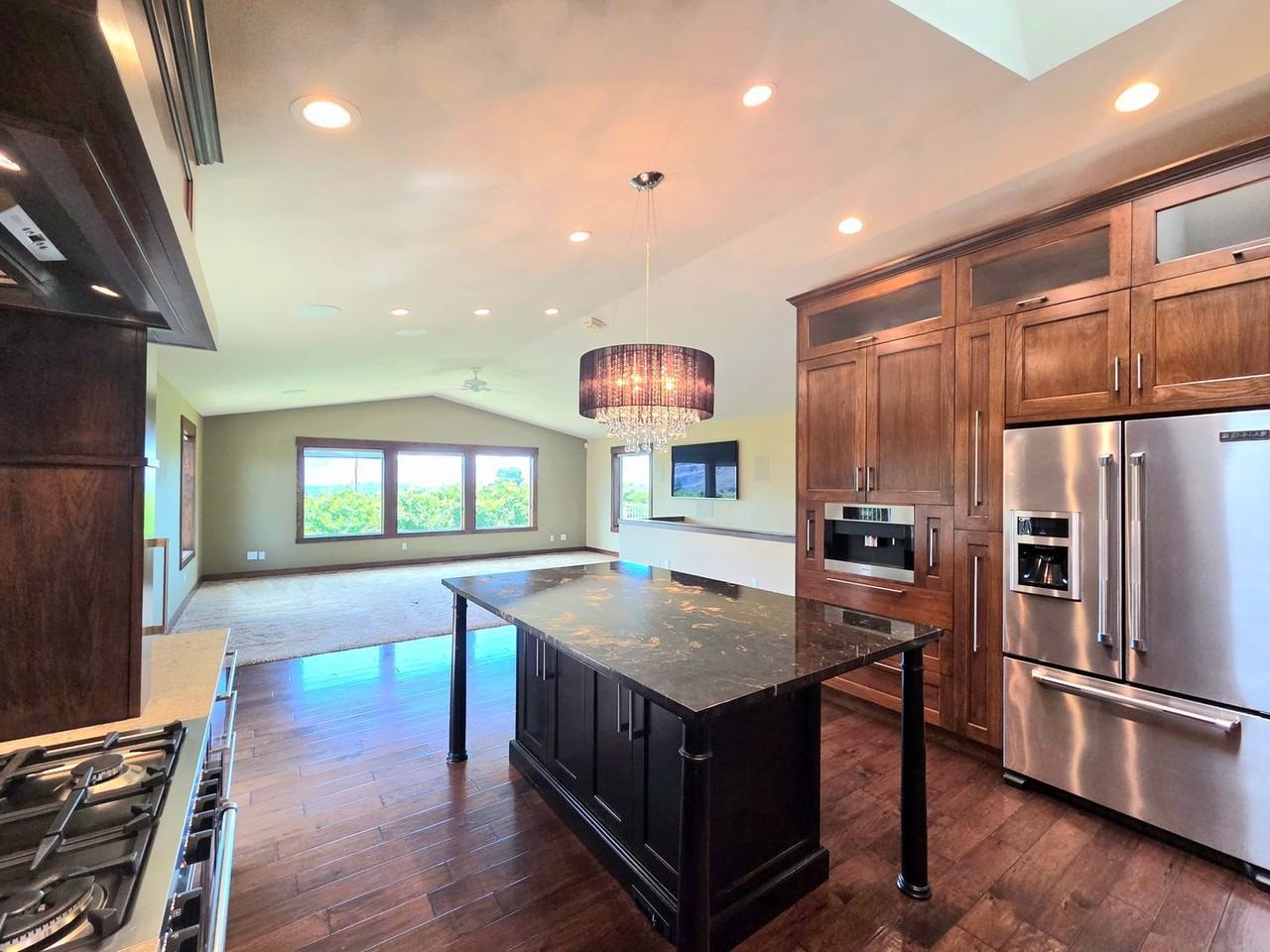 2545 6th St Se - Photo 5 of 39