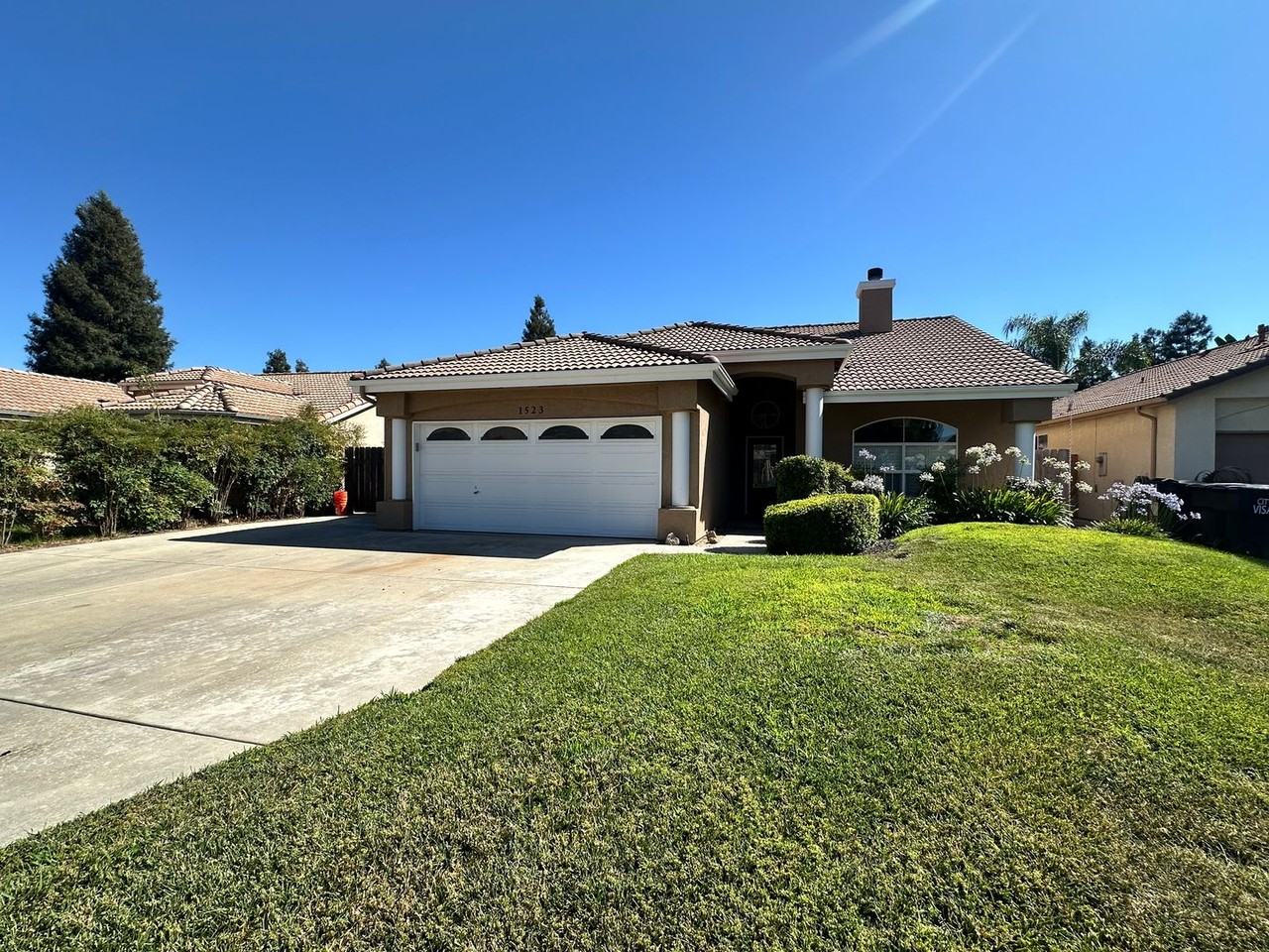 1523 E Monte Vista Ct - Photo 2 of 23