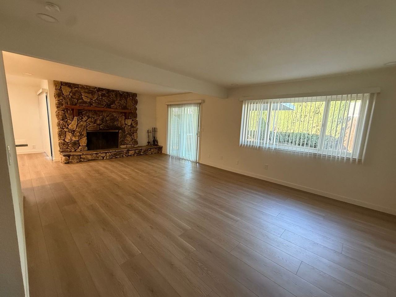 6209 Pinecreek Way - Photo 3 of 9