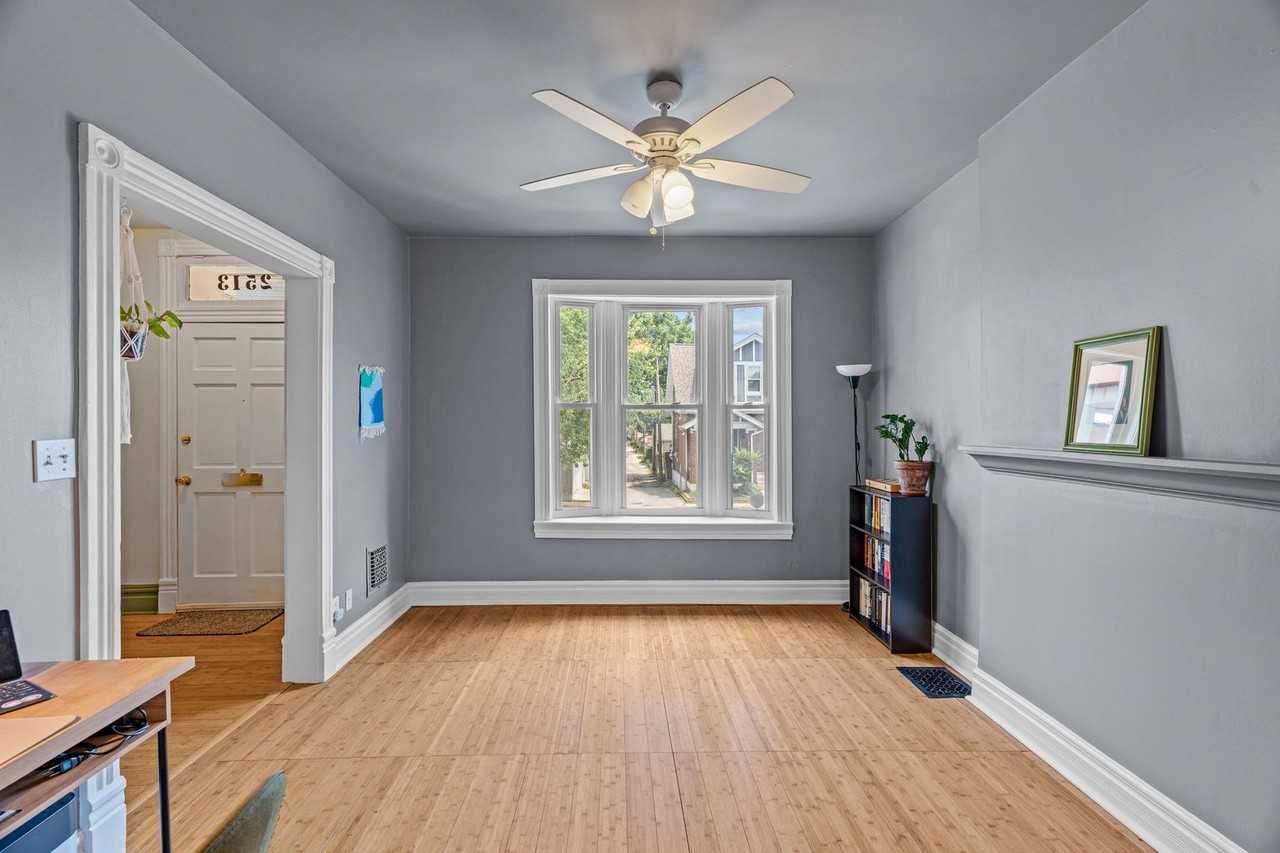 2513 Minnesota Ave - Photo 3 of 19