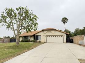 560 S Quince Ave - Photo 1 of 1