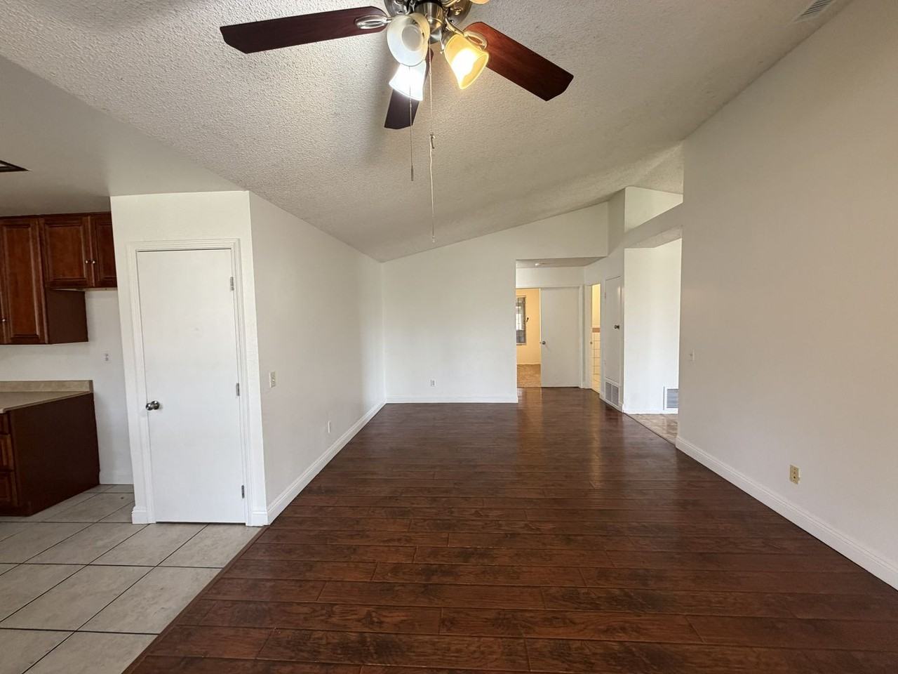 560 S Quince Ave - Photo 6 of 20