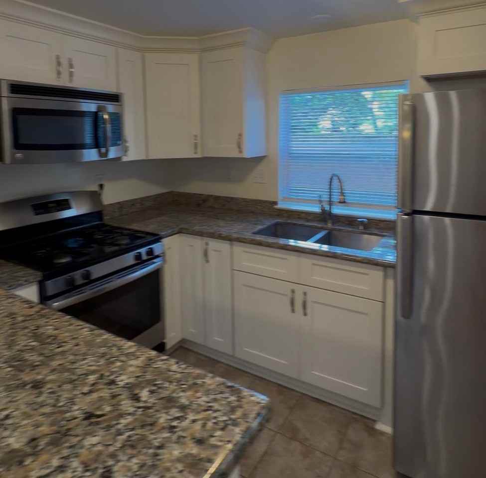 4417 Chestnut St - Photo 7 of 9