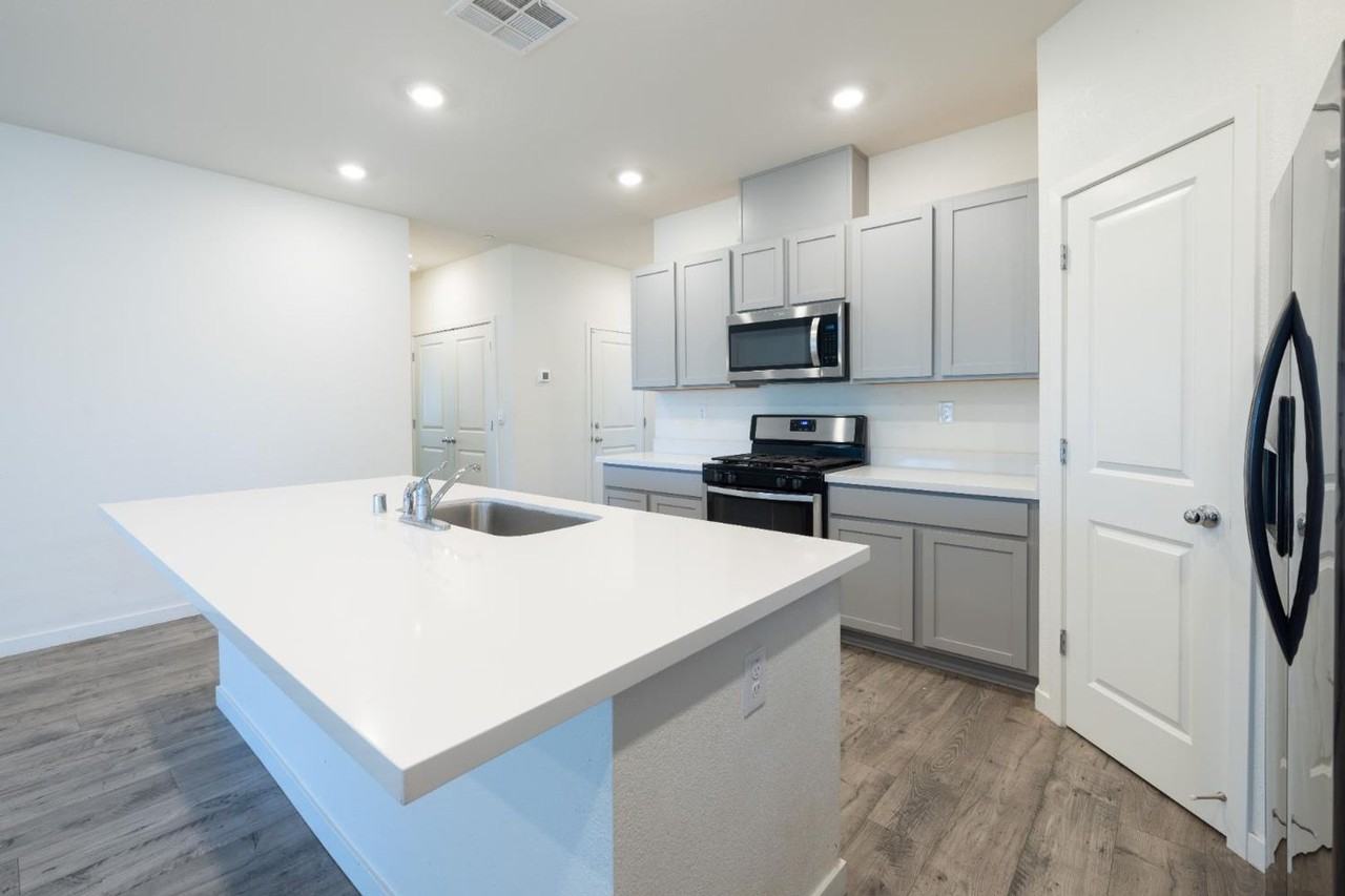 2057 Skipper Cove Way - Photo 3 of 28