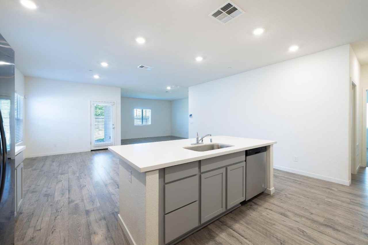2057 Skipper Cove Way - Photo 6 of 28