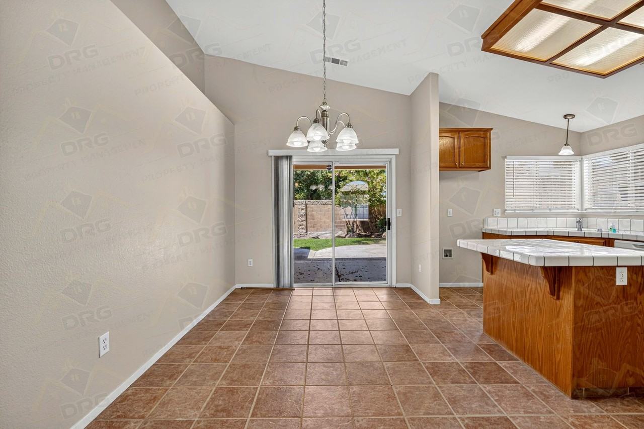 2713 Mozart Dr - Photo 7 of 33