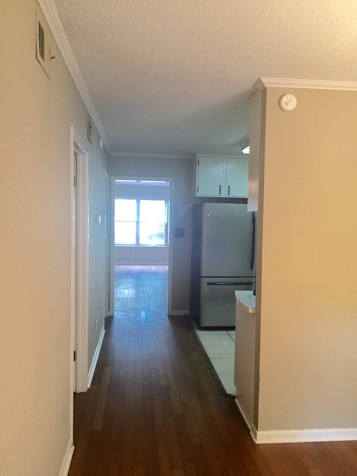 733 E College Ave - Photo 4 of 16