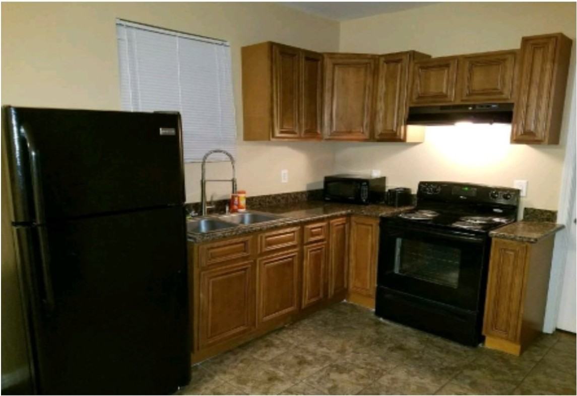 3121 Urquhart St - Photo 3 of 6